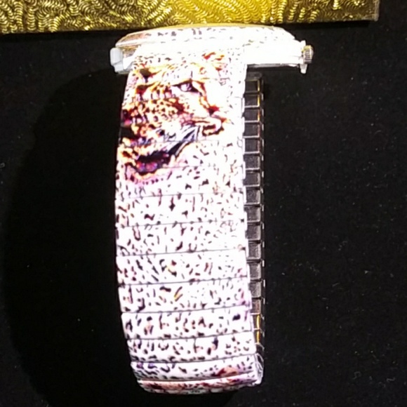 Leopard Spotted Watch  NWT - Picture 4 of 4